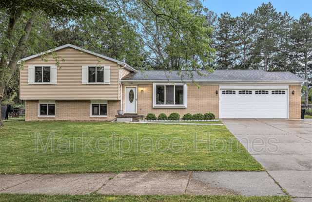 5461 Berwyck Dr