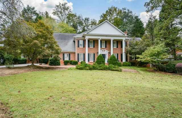 1640 Lazy River Lane