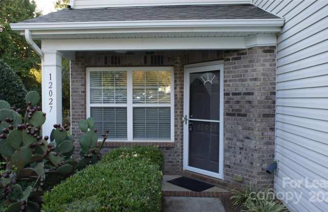 12027 Stratfield Place Circle