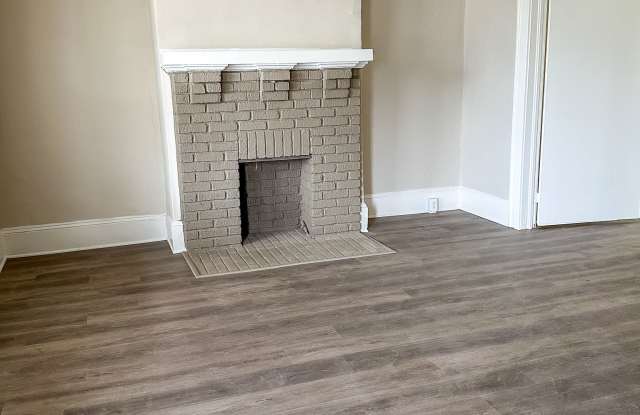 1400 East 7th Street - B