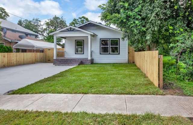 618 East Evergreen Street
