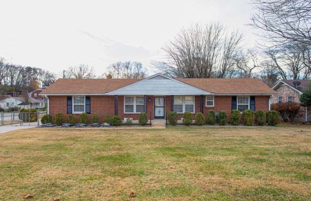 Stunning 4BE/2.5BA home  at corner lot single story home!