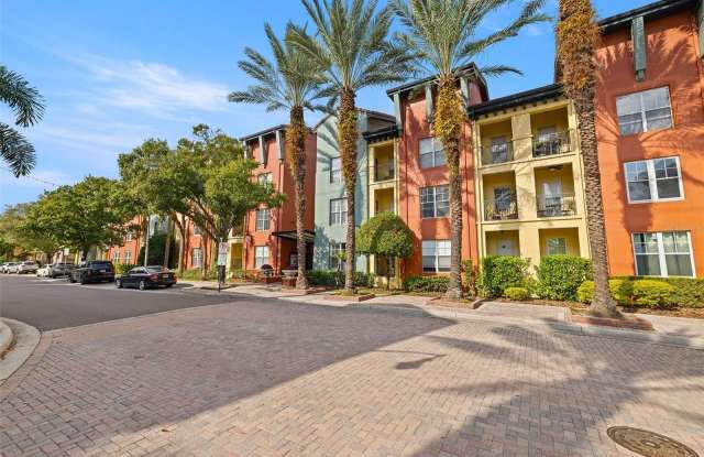 Photo of 2402 W AZEELE STREET