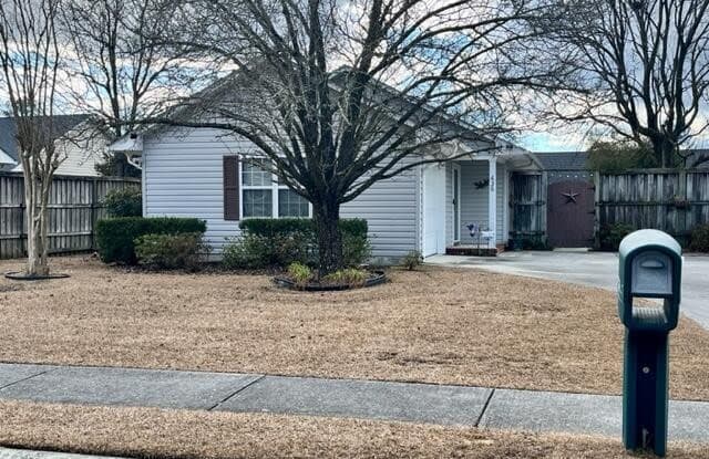 636 Independence Drive - 636 Independence Drive, Jacksonville, NC 28546