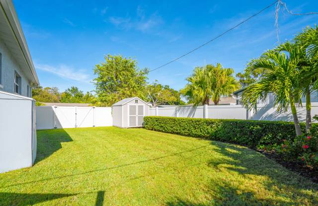 4420 W Fair Oaks Ave