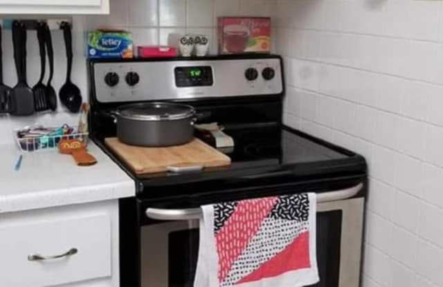 Photo of 1836 Colonial Village Way