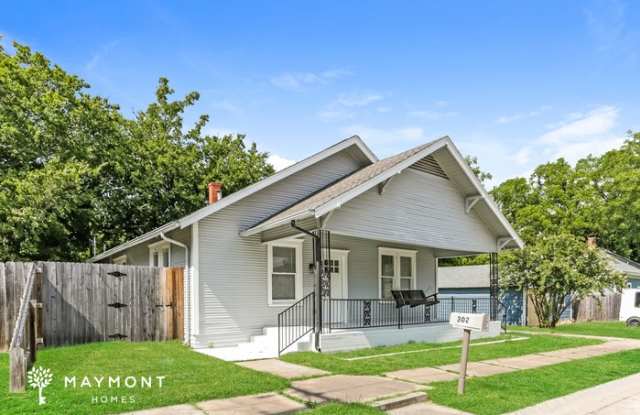 302 West Dabney Street