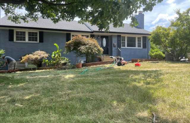 4617 N CHAMBLISS Street