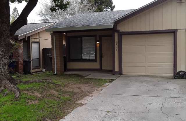2 Bdrm, 1 bath duplex off San Juan  Madison Avenue