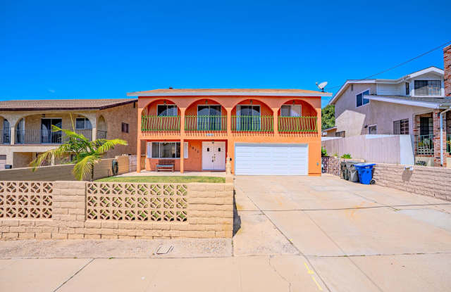 4 Bedroom 3 bath house with 2 Car Garage