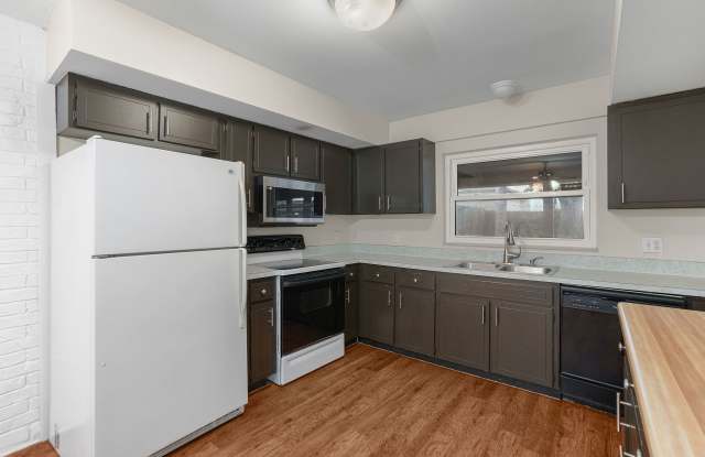 Photo of 2078 Loma Linda Way N