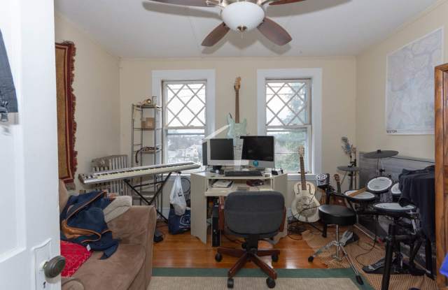 Charming 6 Bedroom-No Broker Fee
