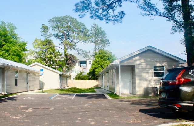2-Bedroom 2-Bath Patio Home $1,400 Fort Walton Beach