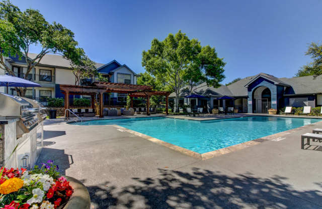 NOAH Apartments
