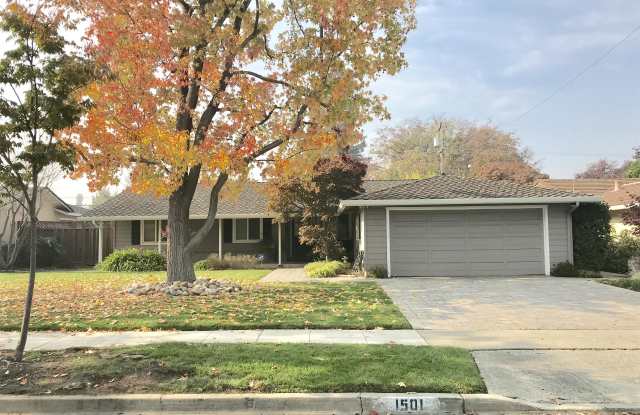 1501 Crespi Drive