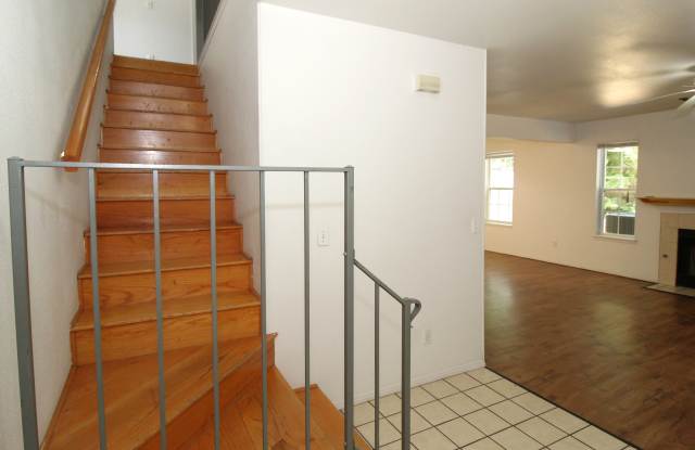 1006 North Molly Court