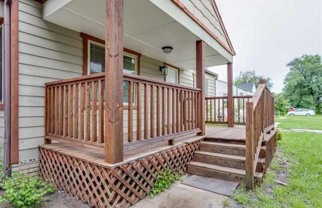 516 E Rickenbacker Drive