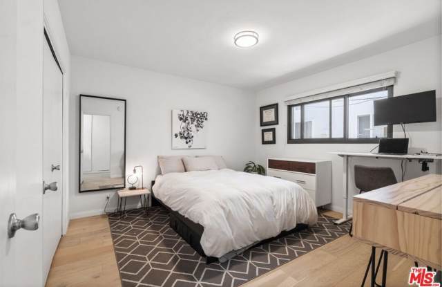 Photo of 8630 Falmouth Ave unit: 4