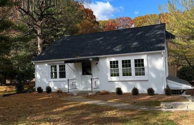 Photo of 819 W KING RD