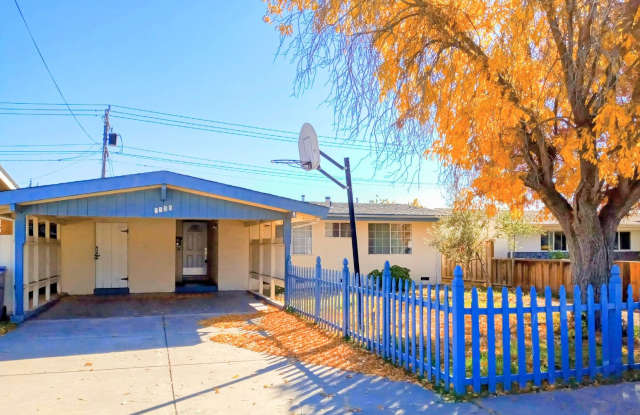 Refurbished 3bd Single Story House With Carport  Large Yards