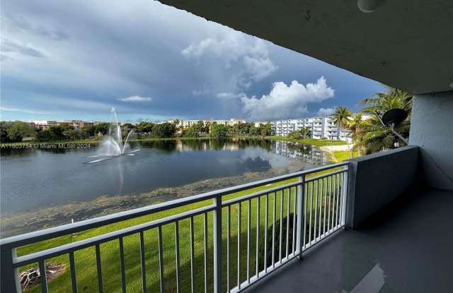 9357 Fontainebleau Blvd