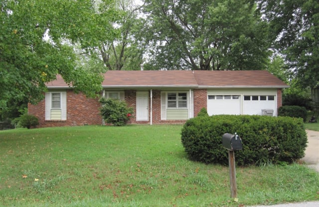 2209 East Swallow Street - 2209 East Swallow Street, Springfield, MO 65804