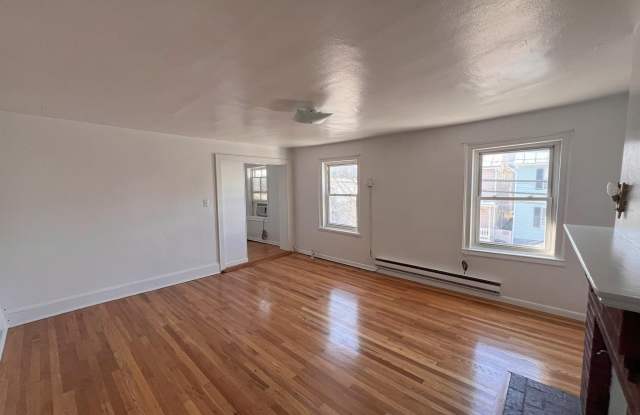 318 BRADDOCK Street S unit: 3