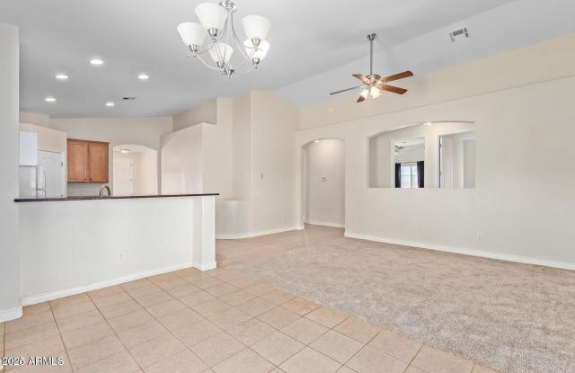 1186 E PRICKLY PEAR Street