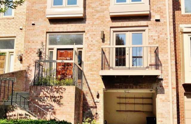 Photo of Newly Renovated 3 Level Townhome!