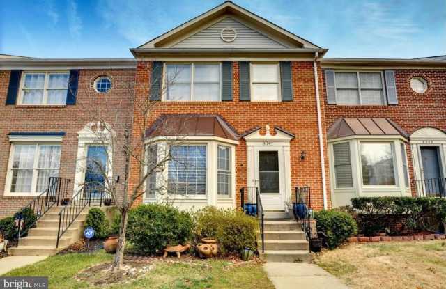 8041 SKY BLUE DR