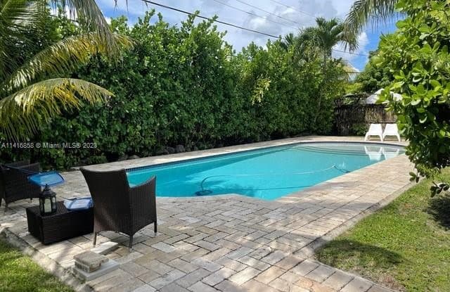 8350 SW 29th St - 8350 Southwest 29th Street, Westchester, FL 33155