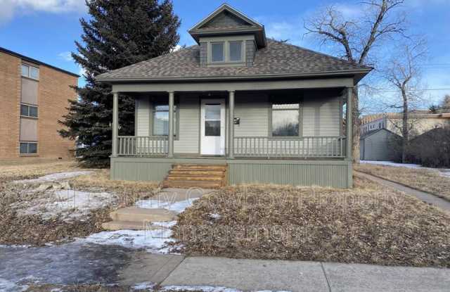 255 N 8th St