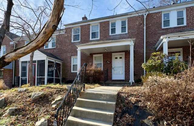 Charming 3 Bedroom/3 Bathroom Townhome in Ednor Gardens-Lakeside Neighborhood, MD!