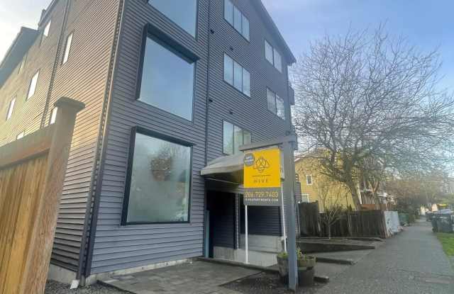 6813 LIVE STEPS TO GREEN LAKE PARK AND RETAIL CORE