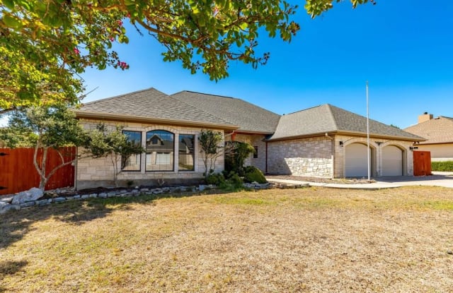 1925 Summit Top Dr - 1925 Summit Top Drive, Kerrville, TX 78028