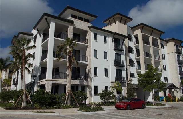 1035 3rd Ave S unit: 303