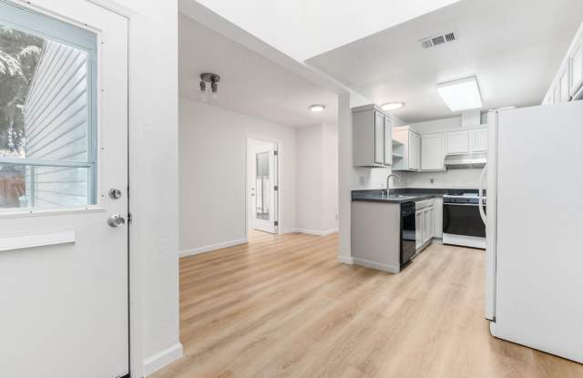 1211 Lincoln Ave #B  - LU