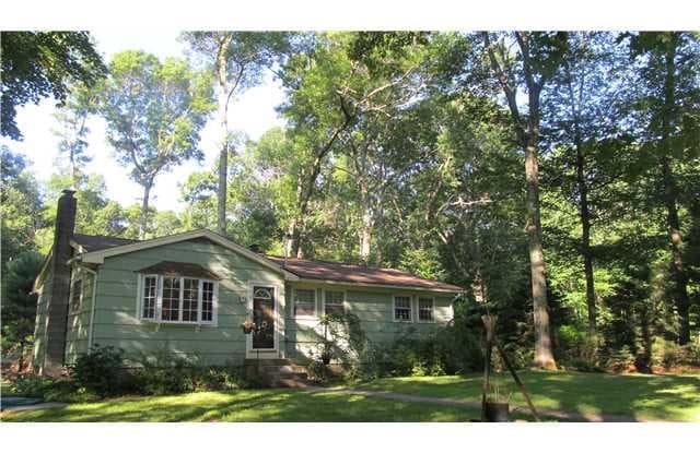 10 Butlertown Road - 10 Butlertown Road, New London County, CT 06385