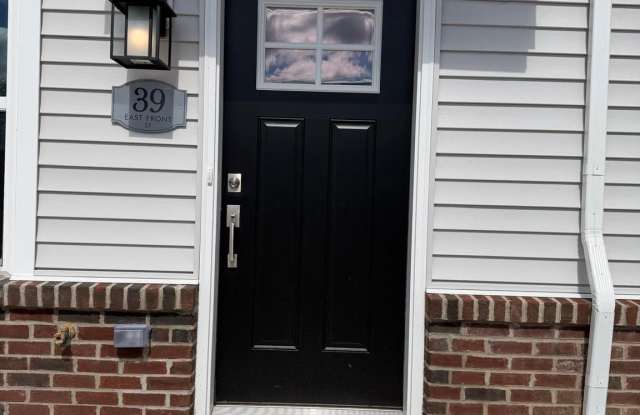 39 E FRONT STREET