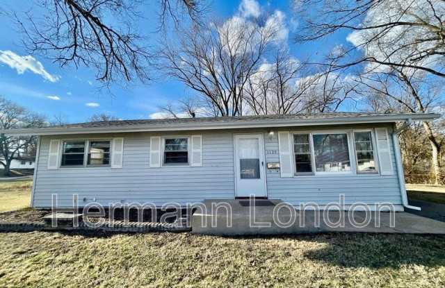 1135 Renshaw Dr