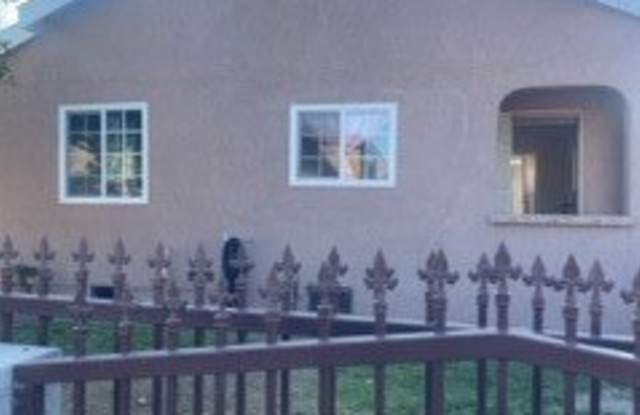 9519 Parmelee Avenue