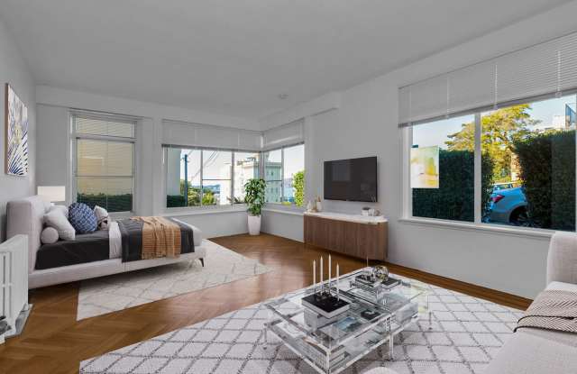 1221 GREENWICH STREET