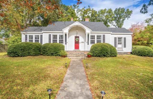 Photo of 2309 East 5th Street