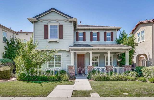 675 W Esplanade Dr