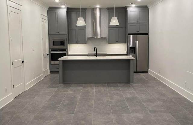 2441 Memphis Street lot: 3