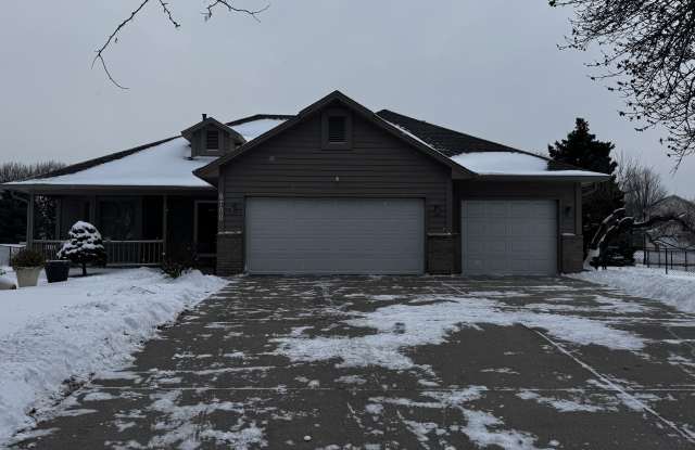 Photo of 8700 Loch Lomond Boulevard