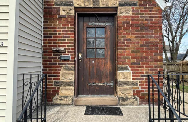 18603 Arrowhead Avenue