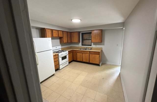 818 Steel St - 1
