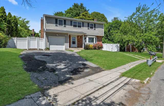 217 Bellerose Avenue