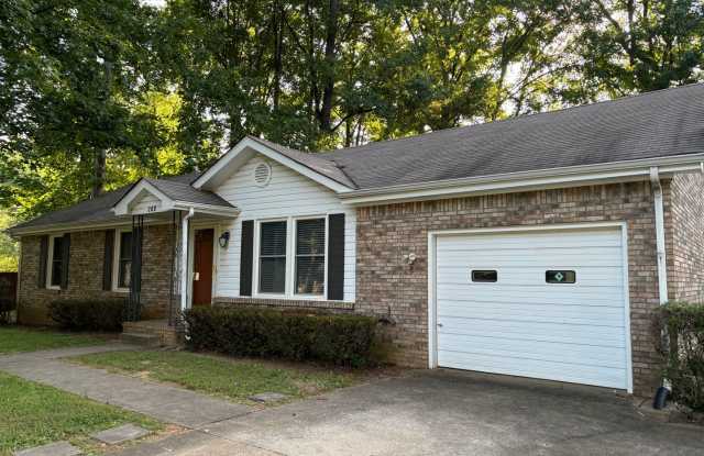 Photo of 171 W Regent